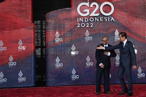 PRESIDEN JOKOWI SAMBUT MENLU SURINAME