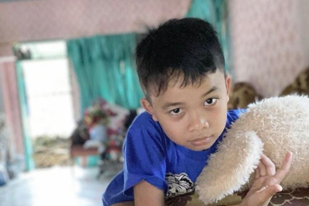 Adik Dinar Candy, Teteng