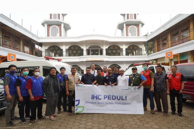 Tim Medis Pertamedika IHC memberi bala bantuan untuk para korban gempa di Kabupaten Cianjur, Jawa Barat.