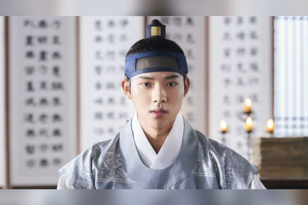 Under the Queens Umbrella