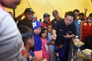 Menteri BUMN Erick Thohir Mengunjungi Korban Gempa Cianjur