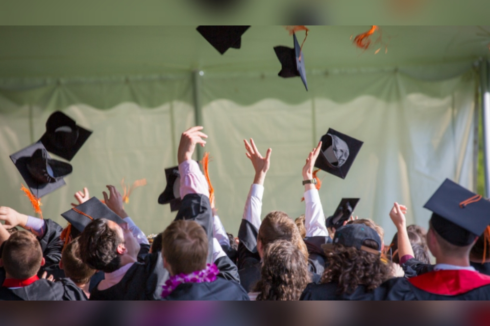 Ucapan Wisuda Singkat Bermakna