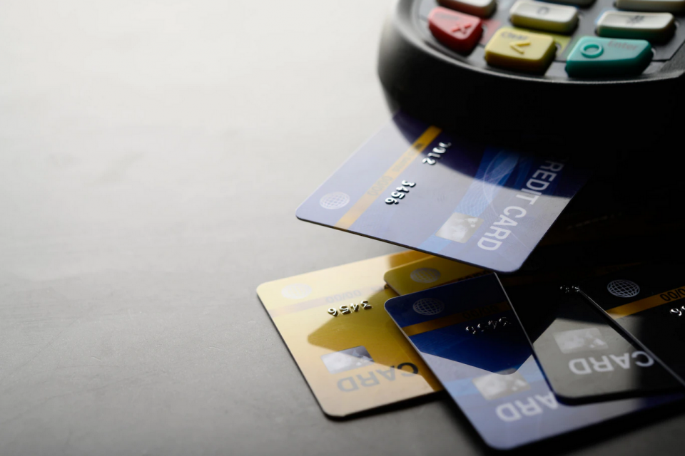 Beda Kartu Debit dan Kredit