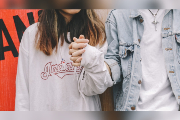 Ilustrasi Love Bombing