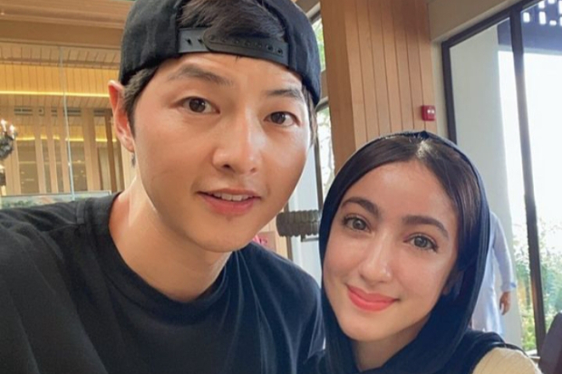 Song Joong Ki dan Barbie Ima