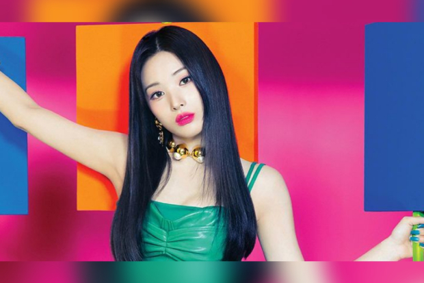 Amerika kochalarida yalangoch qizlarning fotojamlanmasi.