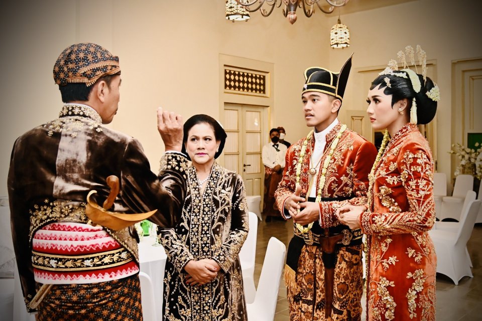 Acara Tasyakuran Pernikahan Kaesang dan Erina sesi malam di Pura Mangkunegaran, Solo, Jawa Tengah, Minggu (11/12/2022). 