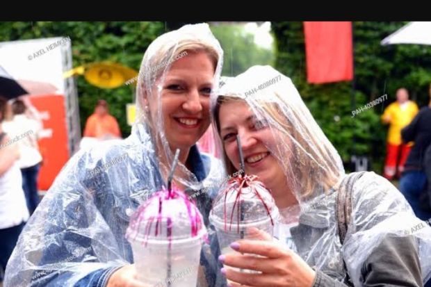 Ilustrasi Bisnis Saat Konser