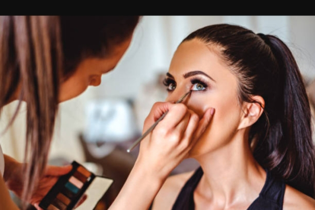 Ilustrasi Bisnis Saat Konser