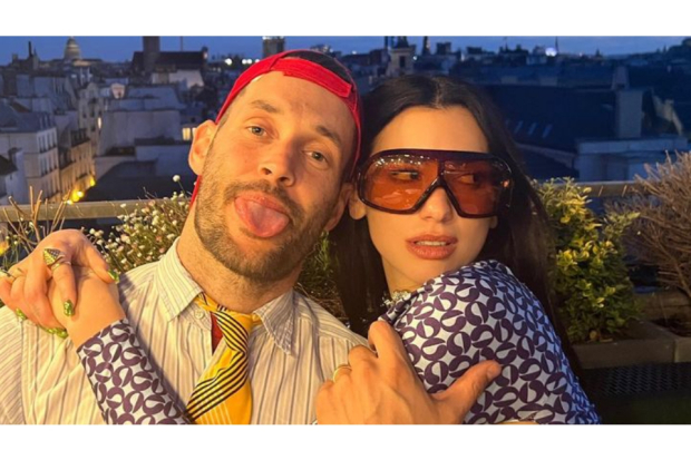 Simon Porte Jacquemus dan Dua Lipa