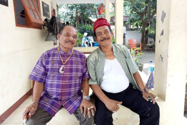 Otis Pamutih dan Haji Bolot