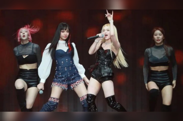 Panggung after stage Lyodra dan AleXa di Asia Artist Awards 2022