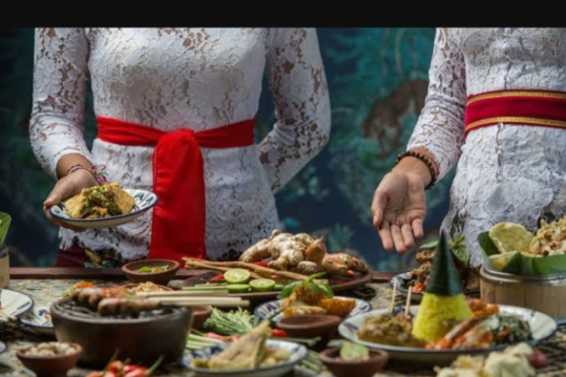 Tradisi Ngejot di Bali