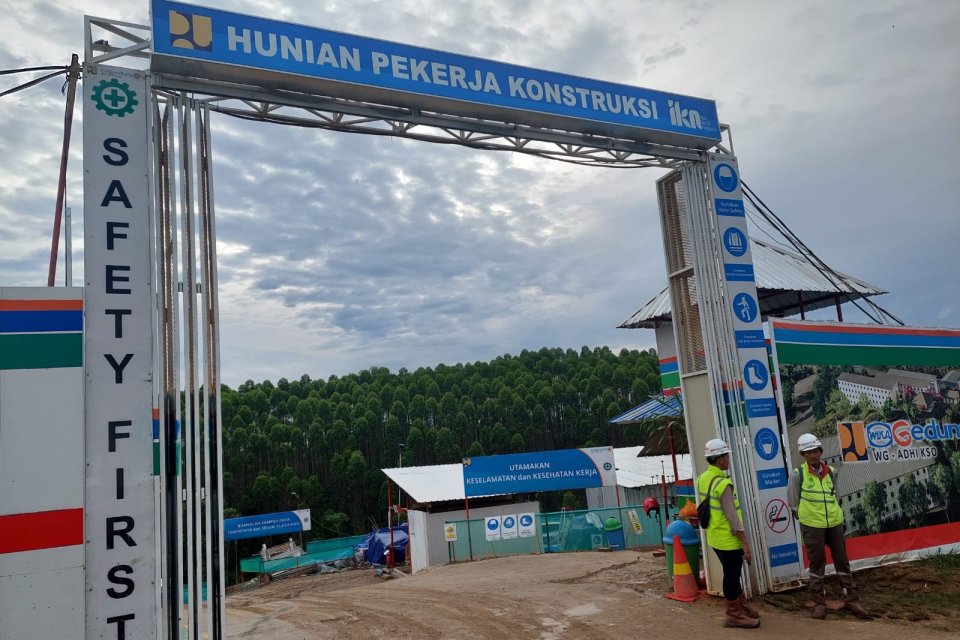 Hunian pekerja konstruksi IKN Nusantara di Penajam Paser, Kalimanta Timur, pada Jumat (23/12).