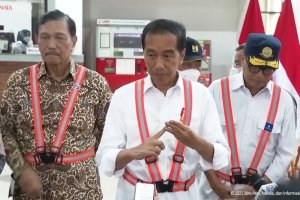 Presiden Joko Widodo meresmikan revitalisasi Stasiun Manggarai di Jakarta, Senin (26/12). Foto: Youtube/Sekretariat Presiden.