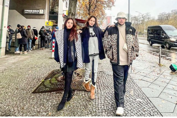 Bunda Corla saat Bertemu Ivan Gunawan di Jerman