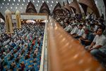 SHOLAT JUMAT PERTAMA DI MASJID RAYA AL JABBAR