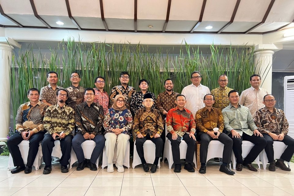 Wakil Presiden RI Ma'ruf Amin bersama pengurus dan anggota Forum Pemimpin Redaksi (Pemred) di kediaman Wapres, Jakarta, Rabu (28/12/2022). 