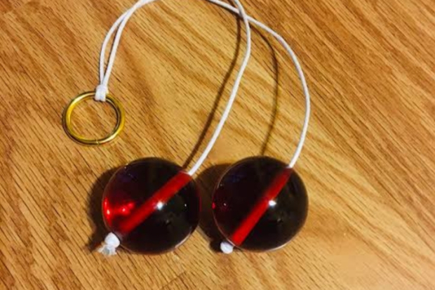 Ilustrasi Mainan Lato-Lato