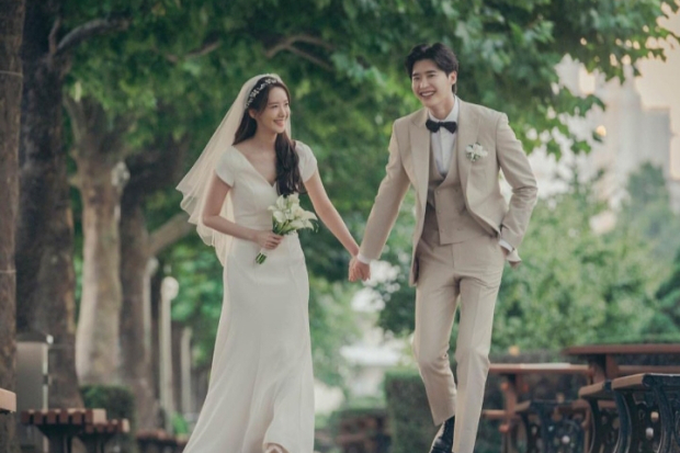 YoonA dan Lee Jong Suk di Drama Big Mouth