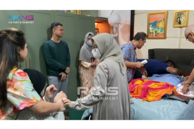 Suasana Keluarga Raffi Ahmad di Detik-Detik Mamih Popon Meninggal