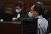 SIDANG VONIS BENNY TJOKRO DITUNDA