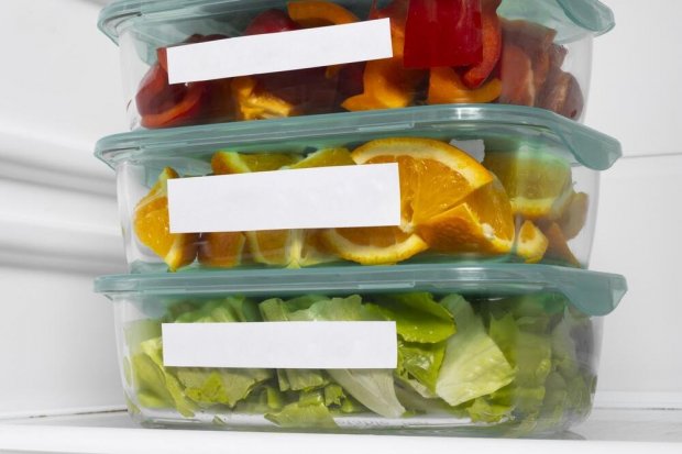 ilustrasi cara menyimpan sayuran di kulkas