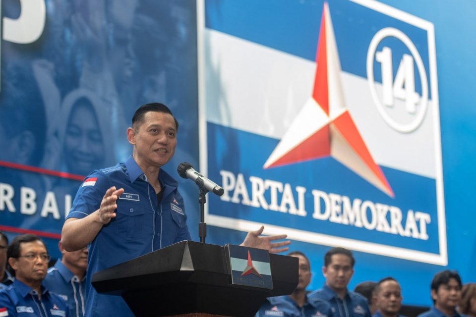 Ketua Umum Partai Demokrat Agus Harimurti Yudhoyono (AHY) memberikan keterangan pers awal tahun 2023 terkait isu terkini dan sikap Partai Demokrat jelang Pemilu 2024 di Kantor DPP Partai Demokrat, Jakarta, Kamis (12/1/2023). Dalam keterangannya AHY mengat