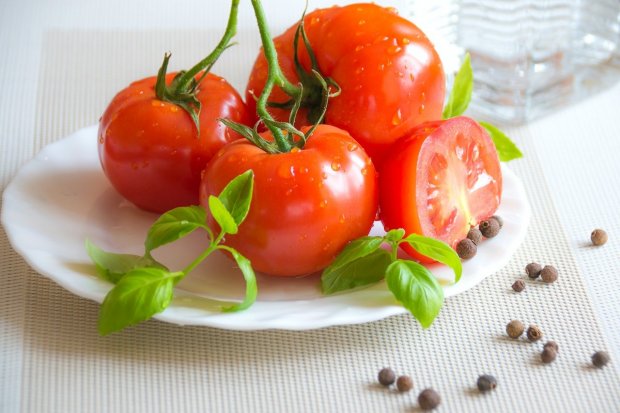 Manfaat Tomat untuk Kesehatan dan Kecantikan