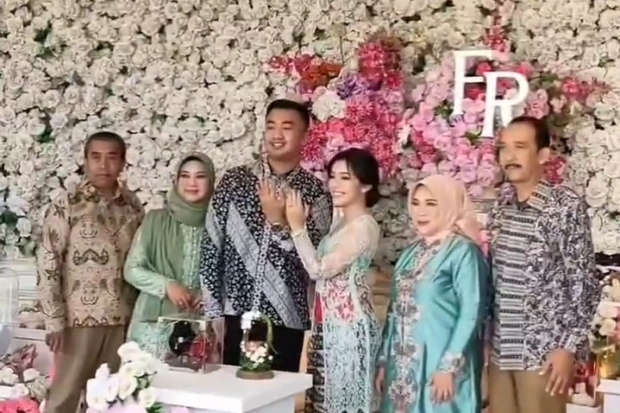 Momen Pertunangan Fay Nabila dan Rama Restu