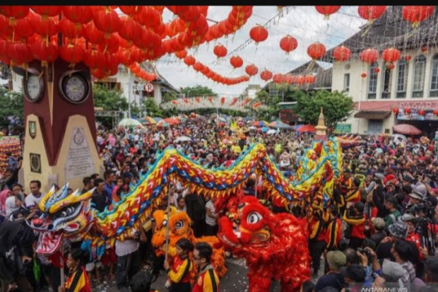 Tradisi Imlek dengan Grebeg Sudiro 