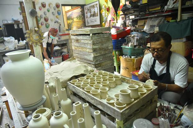 PENJUALAN KERAMIK DINOYO MENINGKAT