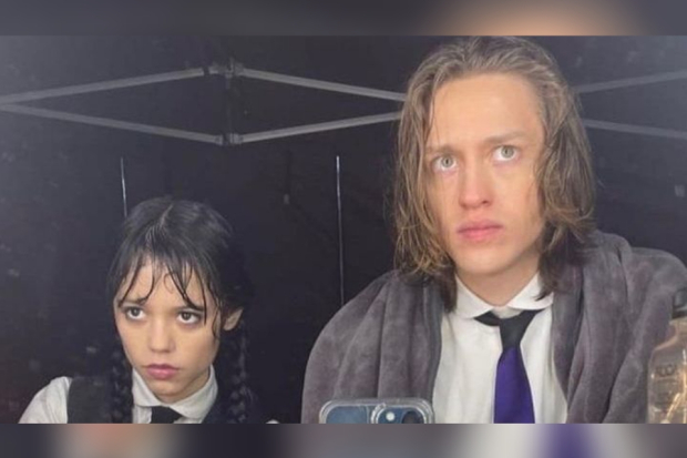 Percy Hynes White dan Jenna Ortega