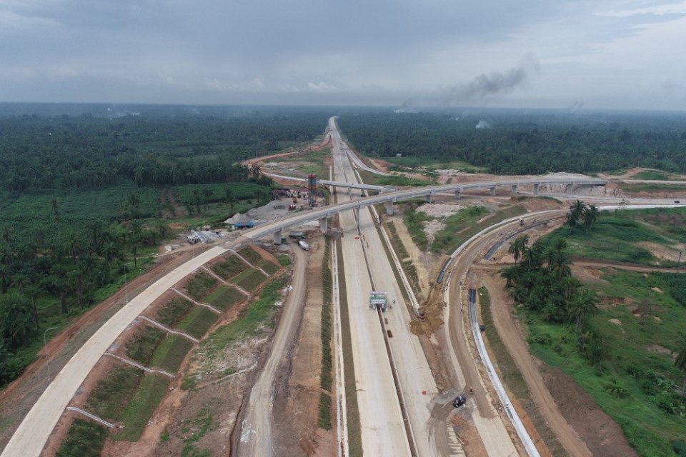 Pembangunan jalan tol trans Sumatera, Indrapura - Kisaran\(Seksi 1 dan 2) sepanjang 47 km sudah mencapai 78% per Januari 2023.