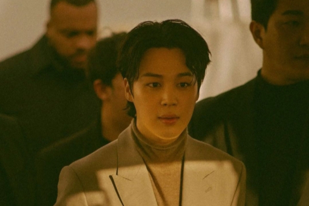 Jimin BTS di Paris Fashion Week 2023