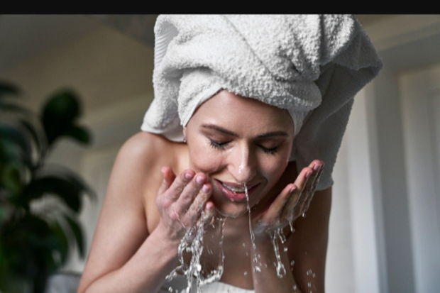 Ilustrasi Mencuci Muka