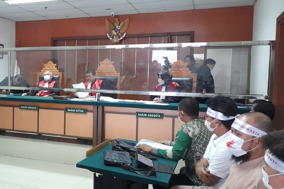 Konsumen Meikarta menghadiri sidang gugatan PT Mahkota Sentosa Utama di Pengadilan Negeri Jakarta Barat, Selasa (24/1). Mereka dituntut Rp 56 miliar karena dinilai mencemarkan nama baik setelah demo di depan gedung DPR.