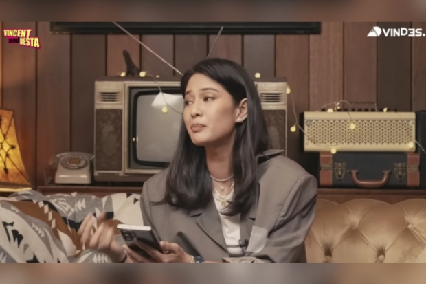 Dian Sastro bersama Vincent Rompies dan Desta Mahendra