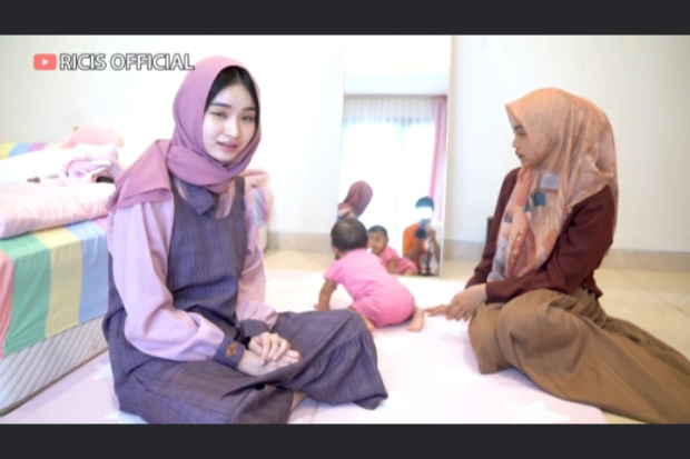 Chateez saat di rumah Ria Ricis