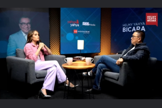 Cinta Laura dan Helmy Yahya