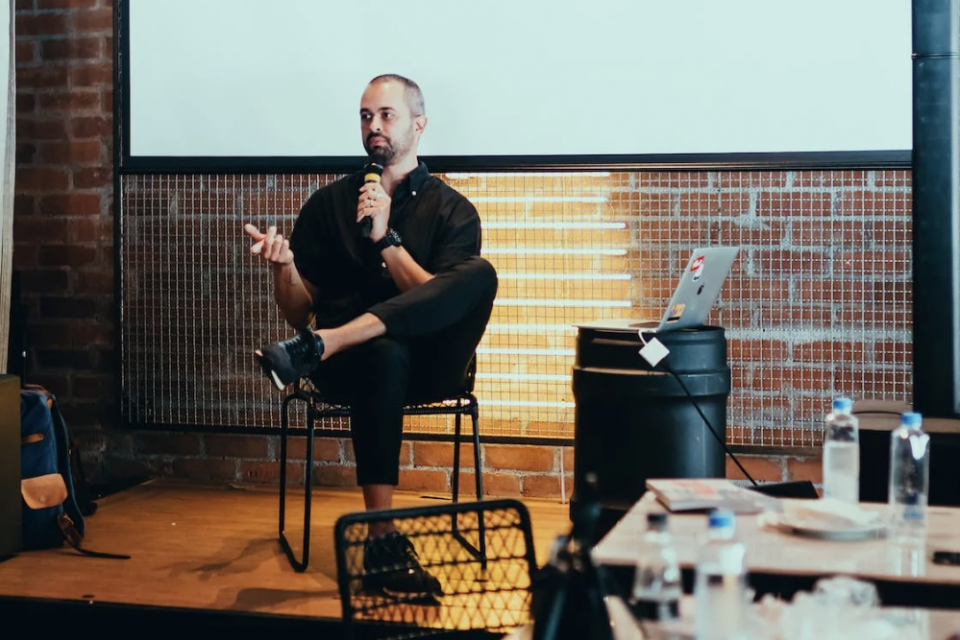 Contoh Pidato Bahasa Inggris Berbagai Tema