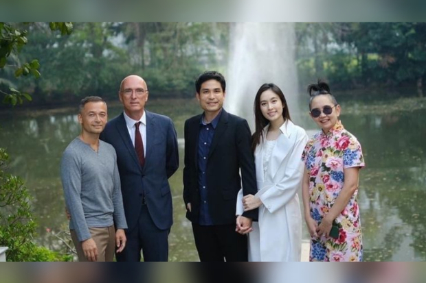 Nong Poy dan Oak Phakwa Hongyok