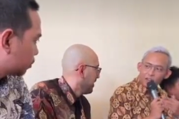 Momen Lucu Lamaran Kemal Palevi