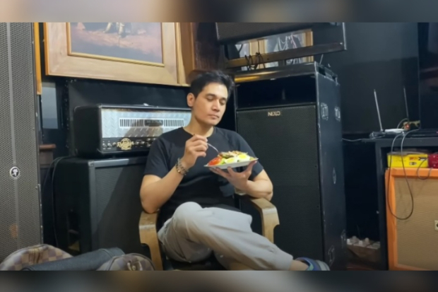 Tips awet muda ala Tyo Nugros