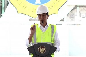 Presiden Jokowi memberikan sambutan saat meresmikan pabrik pupuk PT Pupuk Iskandar Muda.