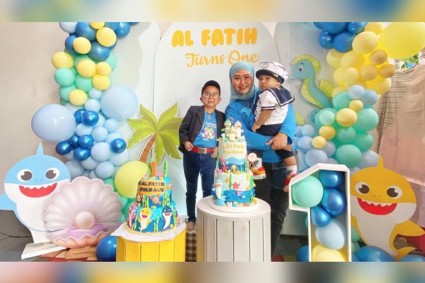 Shelvie Hana Wijaya gugat cerai Daus Mini