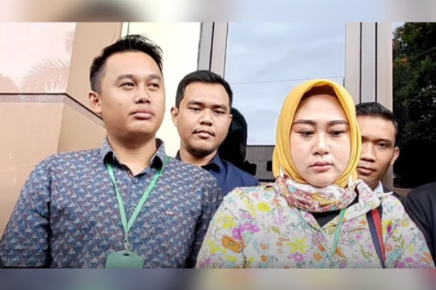 Shelvie Hana Wijaya gugat cerai Daus Mini