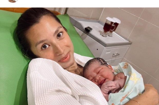 Momen Jennifer Bachdim Melahirkan Anak Keempat