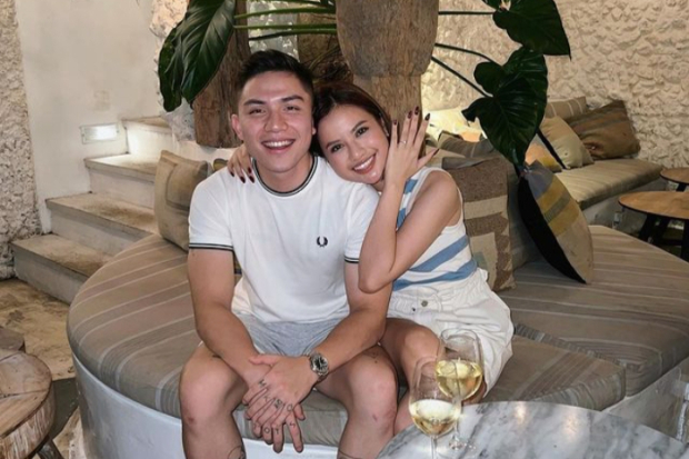 Momen Lamaran Anggi Marito dan Kenji Ganessha