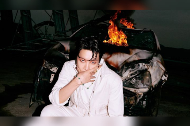 Dokumenter J-Hope BTS berjudul j-hope IN THE BOX